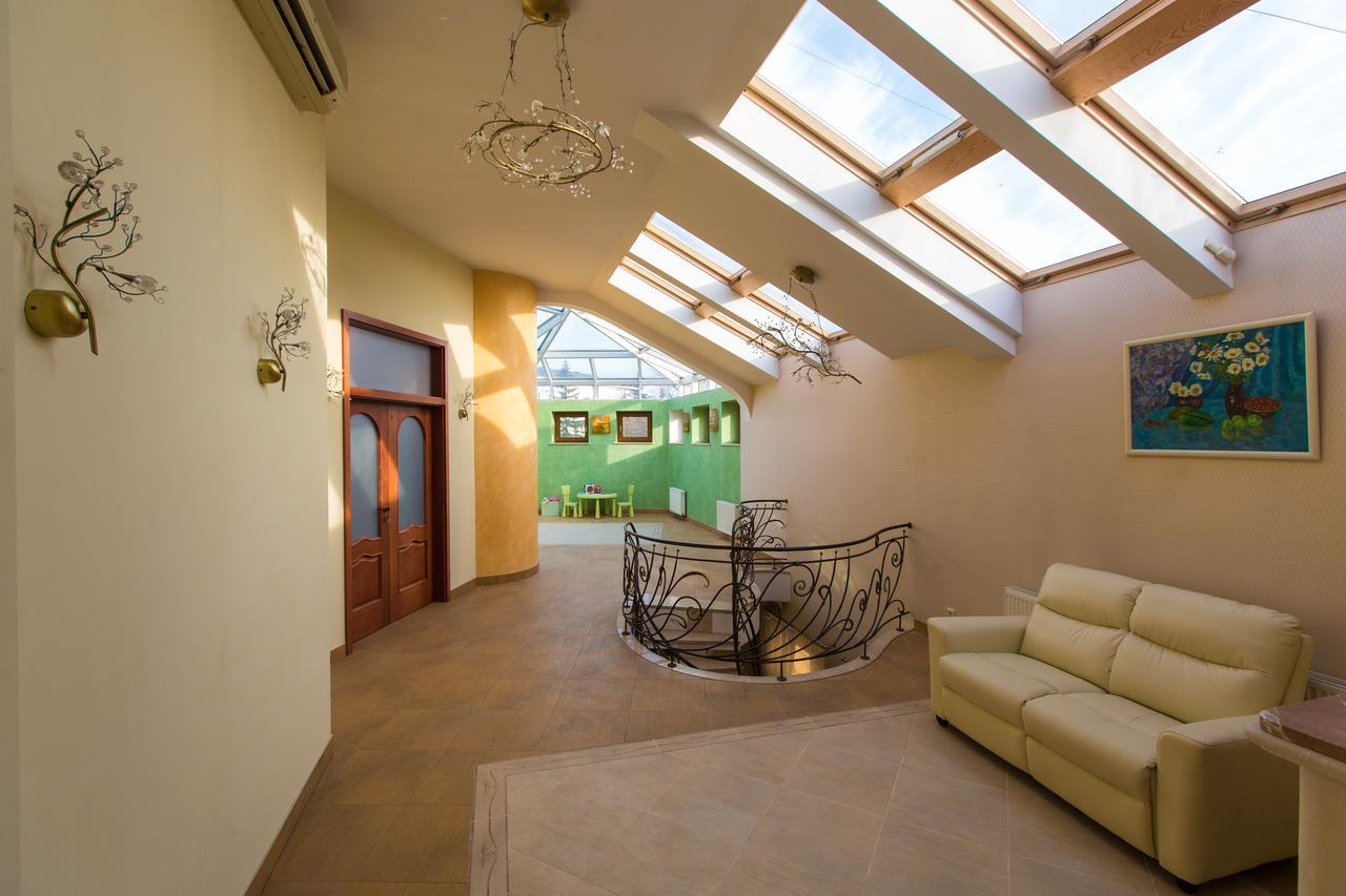 10 Rooms Lviv Exterior foto