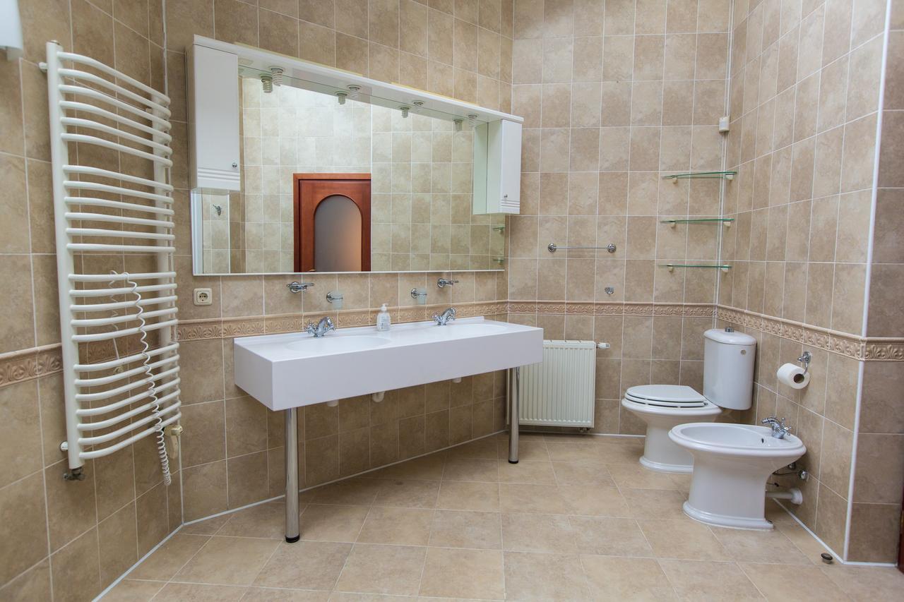 10 Rooms Lviv Exterior foto